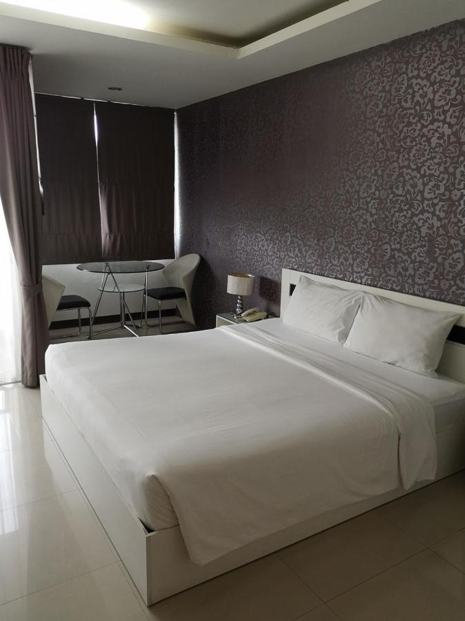 Grand Residence Jomtien Extérieur photo