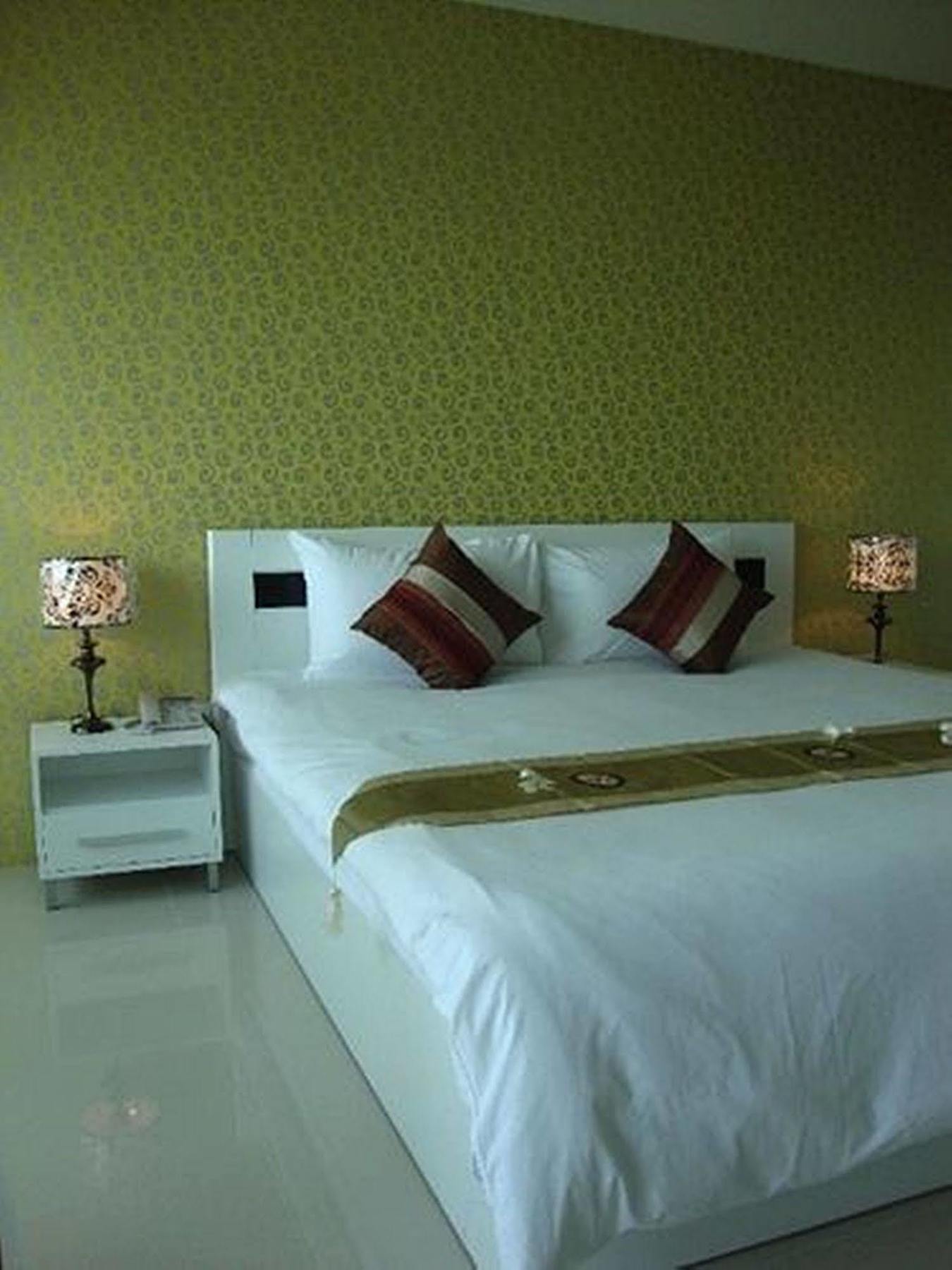 Grand Residence Jomtien Extérieur photo