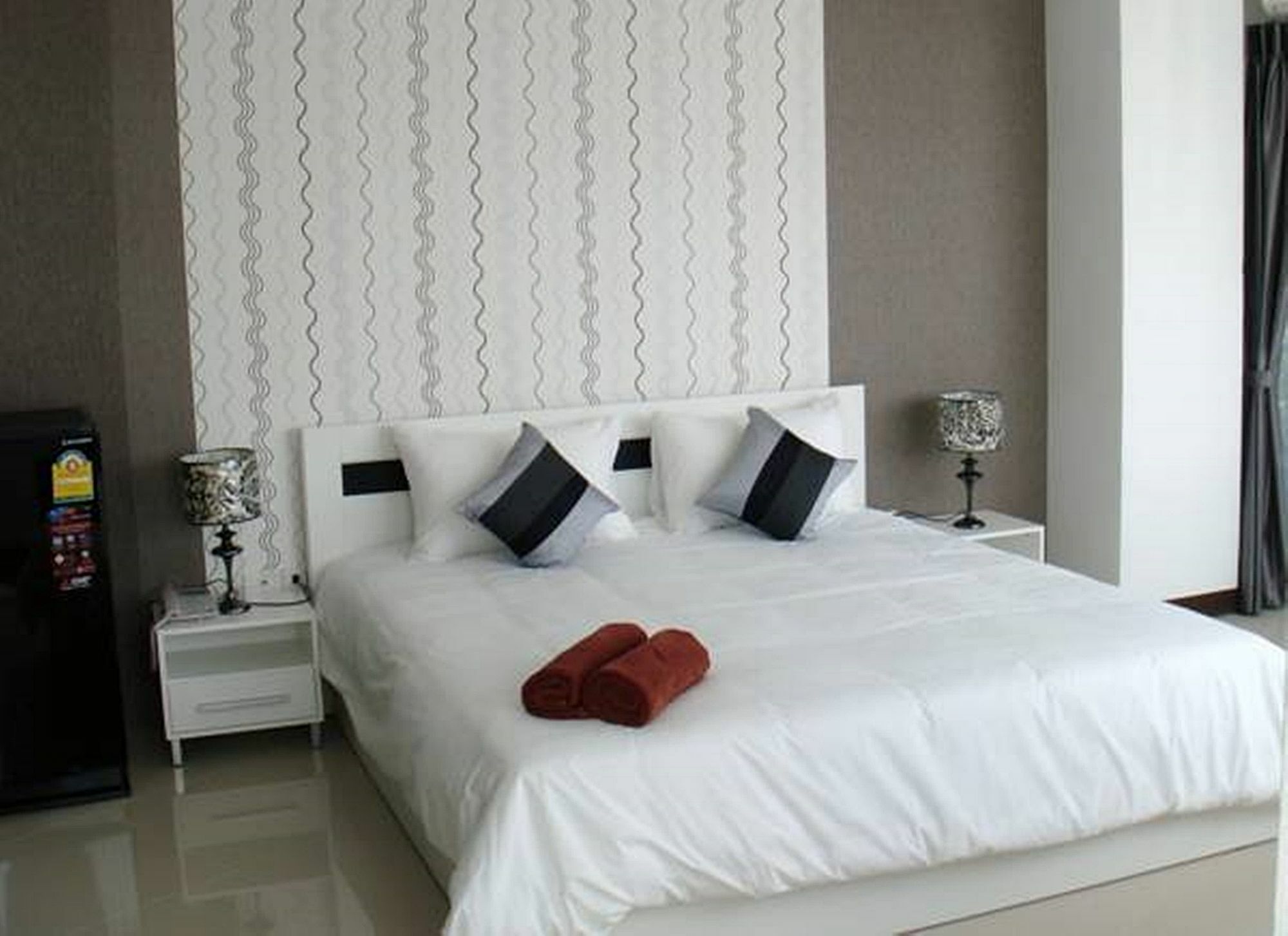 Grand Residence Jomtien Extérieur photo