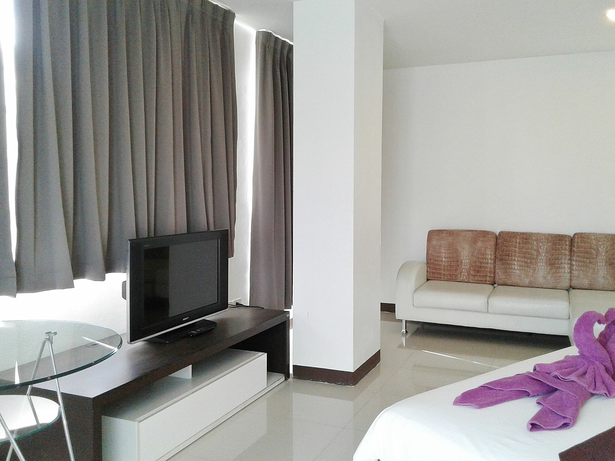 Grand Residence Jomtien Extérieur photo