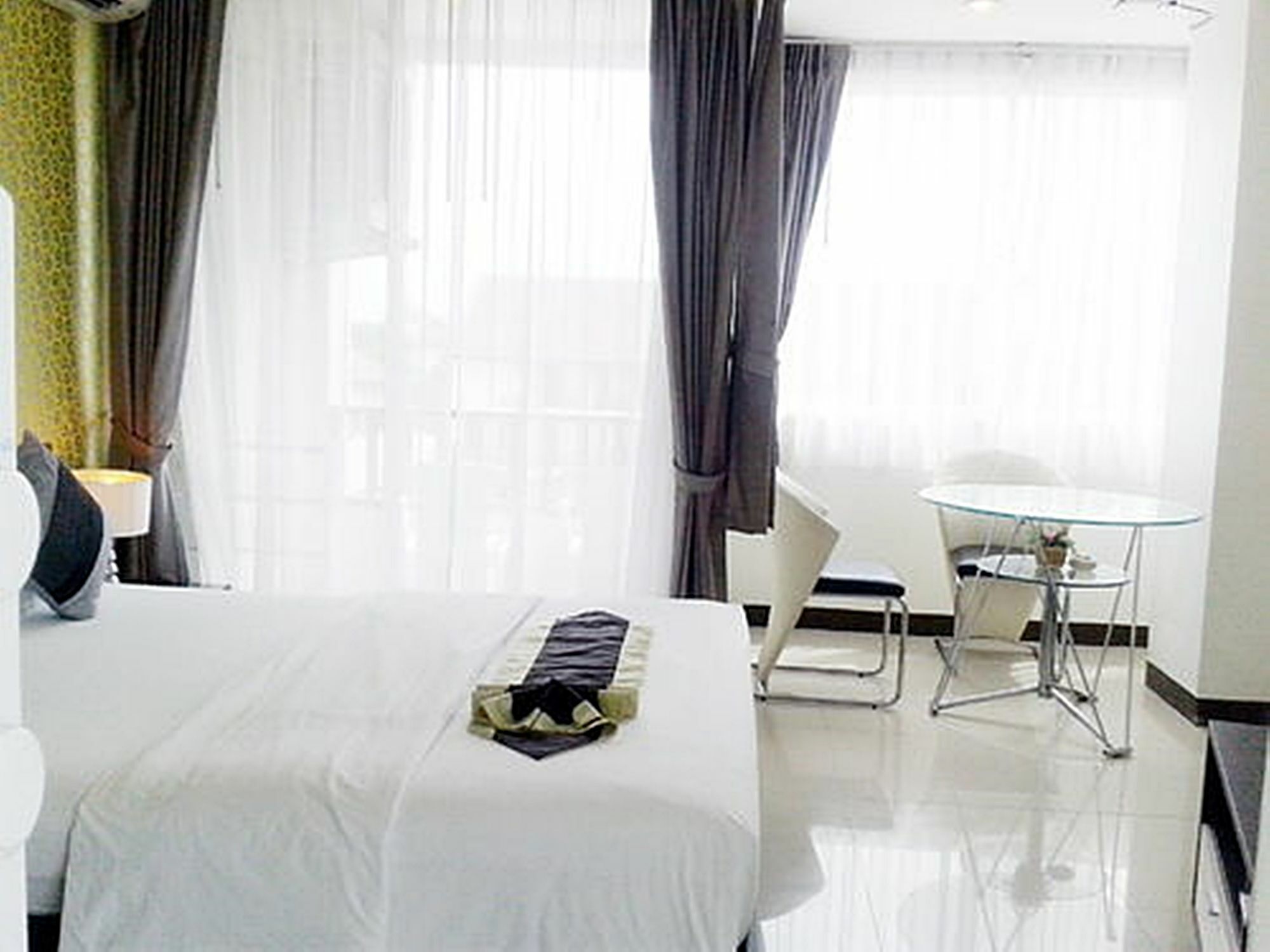 Grand Residence Jomtien Extérieur photo