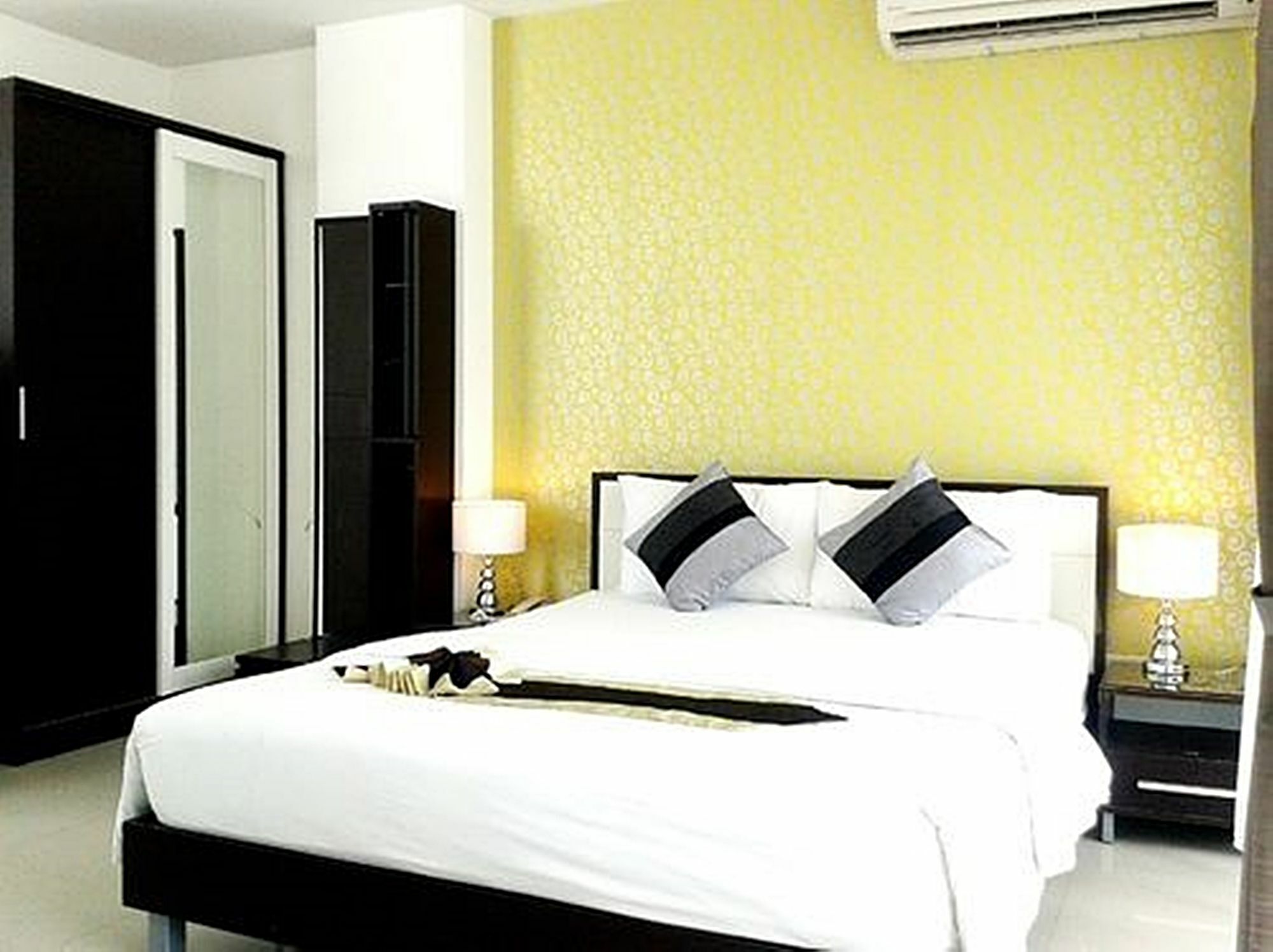 Grand Residence Jomtien Extérieur photo