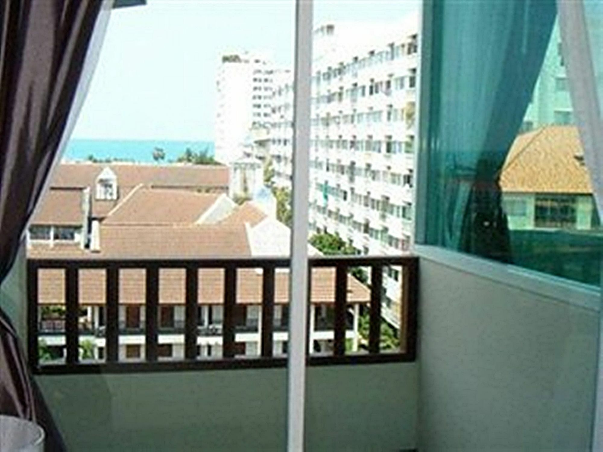 Grand Residence Jomtien Extérieur photo